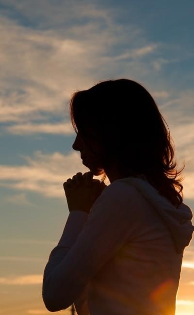 woman praying